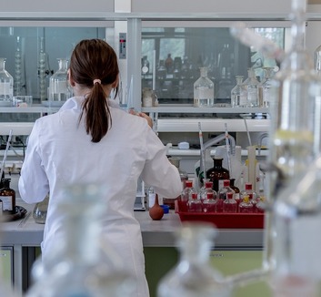 Rezgő molekulákkal pusztítanák el a ráksejteket - illusztráció