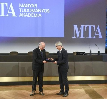 Kollár János kapta a Bolyai János Nemzetközi Matematikai Díjat - illusztráció