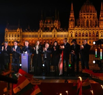 Történelmi fordulatról írnak a külföldi lapok, az Orbán-kormány vereségétől hangos a világsajtó - illusztráció