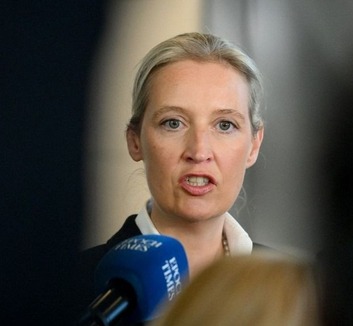 Továbbra is hangos a világ a magyar választási eredménytől - illusztráció