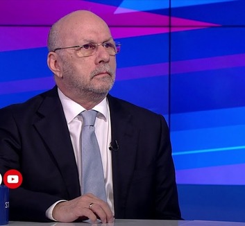 Jogtudós: Lebontjuk a lépcsőházat, hogy kitegyünk egy lakót? - illusztráció
