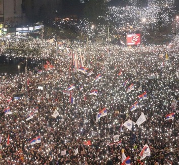 Súlyos vádak az SNS ellen, viták a választói névjegyzék körül - illusztráció