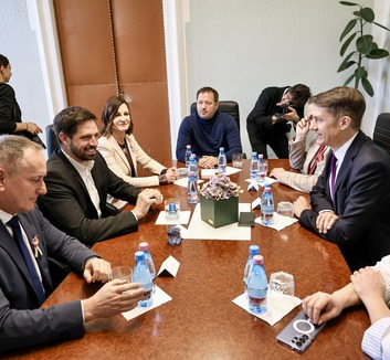 Pásztor Bálint Magyar Leventével tárgyalt - illusztráció