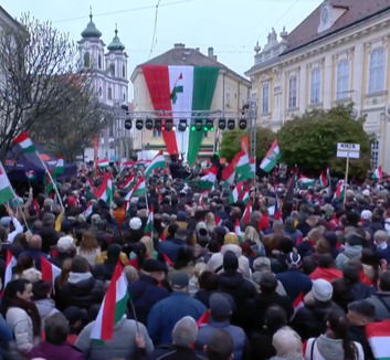 Pásztor Bálint is részt vett Orbán Viktor országjárásának székesfehérvári állomásán - illusztráció
