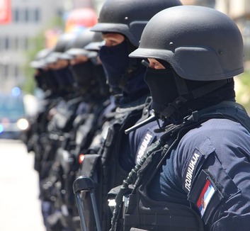 Sorozatosak a leváltások az újvidéki rendőrségnél a tüntetések kezdete óta - illusztráció