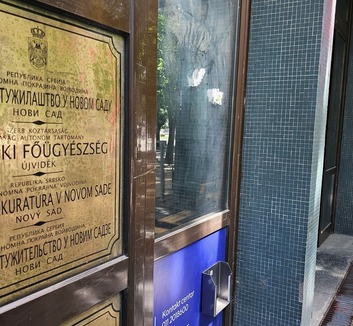 Újvidéki Főügyészség: Az erőszak minden formáját szankcionálják a Futaki piacnál történt incidens kapcsán - illusztráció