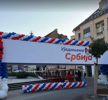 Rendkívüli készültség és közlekedési káosz az SNS újvidéki nagygyűlése előtt - illusztráció