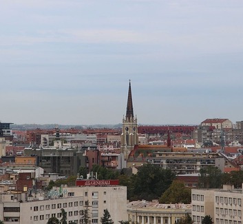 Őrizetbe vették az újvidéki közigazgatás egyik vezetőjét, 83 millió dináros kárt okozhatott a városnak - illusztráció